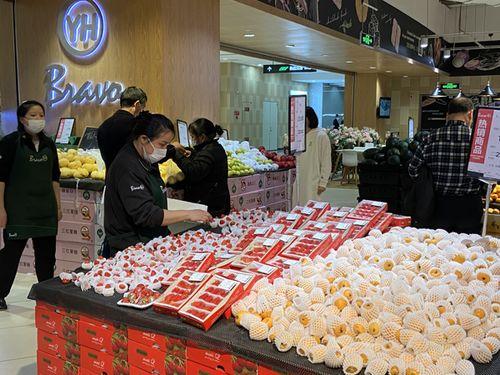 夏日吃瓜挑战商场,挑战吃瓜达人！商场瓜果盛宴等你来战！