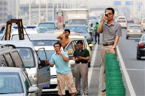 北海吃瓜群众事件,网络围观下的社会现象解析