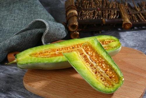 咽喉痛可以吃瓜么,吃瓜真的可行吗？揭秘瓜类食物对咽喉痛的影响