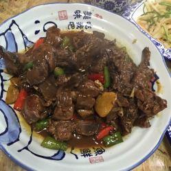 诸城常山吃瓜,瓜果飘香，品味夏日田园风情